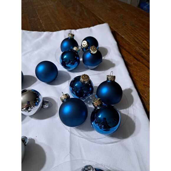 19 The Christmas Shoppe Blue Silver Fig & Magnolia Handcrafted Glass Ornaments - Picture 6 of 7